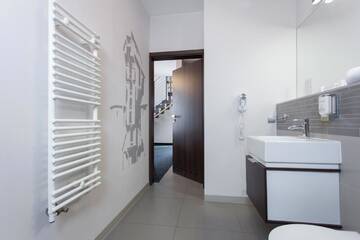 Фото номера Люкс Курортные отели Golden Tulip Gdańsk Residence г. Гданьск 6