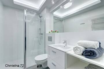 Фото номера Улучшенные апартаменты с парковкой - Chmielna Street, 72 Апартаменты Twój Salon-Apartamenty Stare Miasto г. Гданьск 7