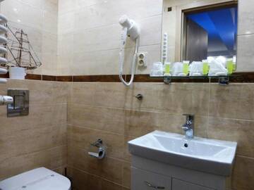 Фото номера Четырехместный номер с балконом Отели типа «постель и завтрак» Villa Gdańsk г. Гданьск 7