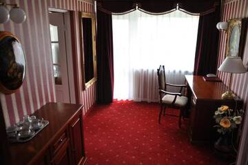 Фото номера Номер-студио (для 2 взрослых и 2 детей) Курортные отели Prawdzic Resort &amp; Conference г. Гданьск 5