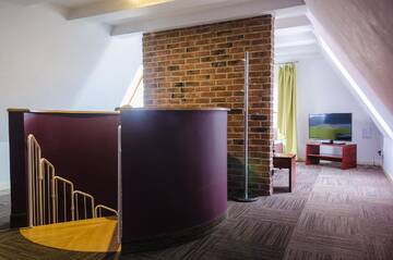 Фото номера Улучшенный четырехместный номер Отель Hotel Artus - Old Town г. Гданьск 9