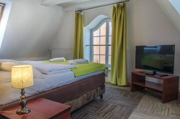Фото номера Улучшенный четырехместный номер Отель Hotel Artus - Old Town г. Гданьск 10