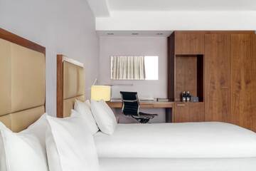 Фото номера Двухместный номер Hilton с 2 отдельными кроватями Отель Hilton Gdansk г. Гданьск 8
