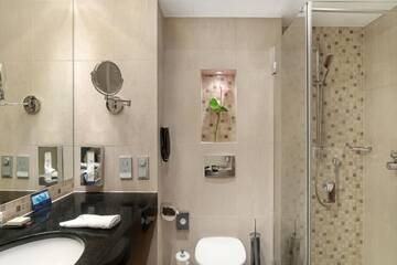 Фото номера Двухместный номер Hilton с 2 отдельными кроватями Отель Hilton Gdansk г. Гданьск 9