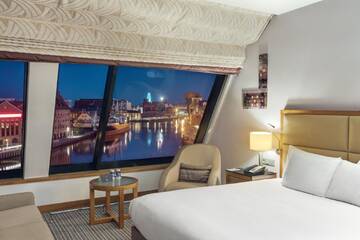 Фото номера Номер Делюкс Hilton с кроватью размера «king-size» Отель Hilton Gdansk г. Гданьск 2