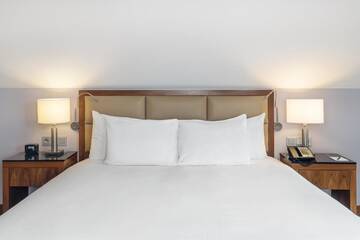 Фото номера Номер &quot;Hilton&quot; c кроватью размера &quot;king-size&quot; Отель Hilton Gdansk г. Гданьск 4
