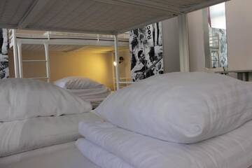 Фото номера Кровать в общем 8-местном номере Хостелы La Guitarra Hostel Gdańsk г. Гданьск 3
