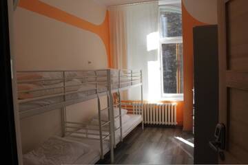 Фото номера Кровать в общем номере с 4 кроватями Хостелы La Guitarra Hostel Gdańsk г. Гданьск 4