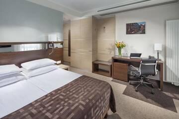Фото номера Номер с кроватью размера «king-size» Отель Hotel Arkon Park Business &amp; Sport г. Гданьск 6