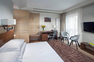 Фото номера Номер с кроватью размера «king-size» Отель Hotel Arkon Park Business &amp; Sport г. Гданьск 7