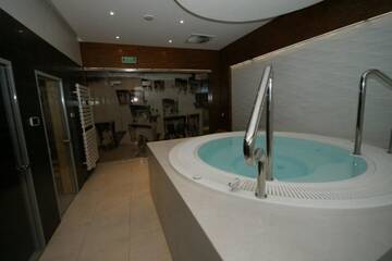 Фото номера Апартаменты «Престиж» (для 4 взрослых) Апартаменты IRS ROYAL APARTMENTS Apartamenty IRS Kwartał Kamienic г. Гданьск 56