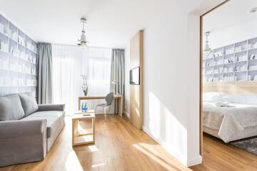 Фото номера Люкс с кроватью размера «king-size» Отель Smart Hotel г. Гданьск 5