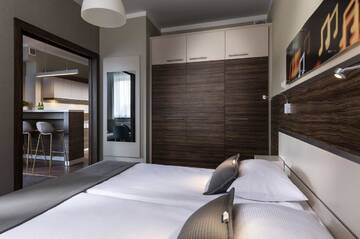 Фото номера Люкс с балконом Отель Hotel Beethoven г. Гданьск 4