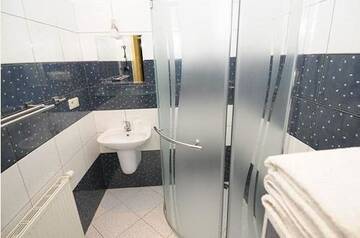 Фото номера Трехместный номер Отели типа «постель и завтрак» Villa Alicja г. Гданьск 4