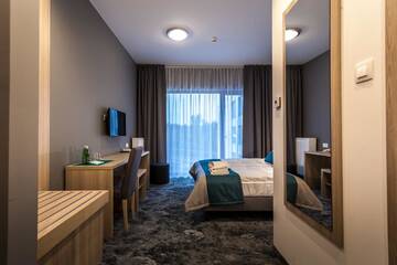 Фото номера Стандартный трехместный номер Отель Hotel Zatoka г. Гданьск 3