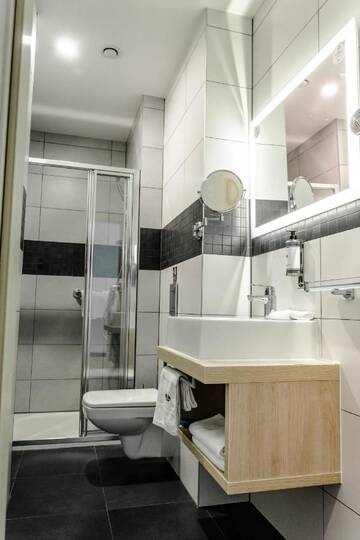 Фото номера Двухместный номер с 1 кроватью Отель Stay Inn Hotel г. Гданьск 9