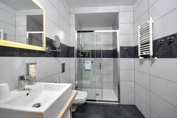 Фото номера Двухместный номер с 1 кроватью Отель Stay Inn Hotel г. Гданьск 6