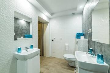 Фото номера Шестиместный номер с собственной ванной комнатой Хостелы Hostel Filip 2 г. Гданьск 3
