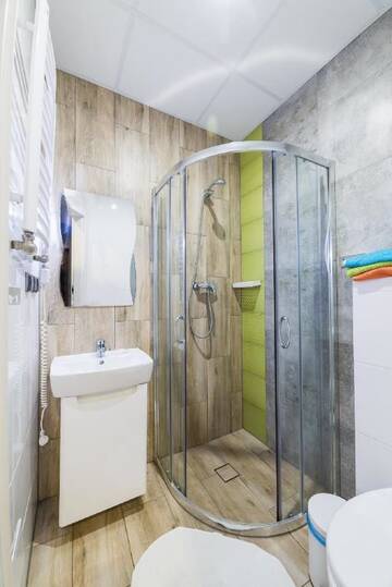 Фото номера Трехместный номер с собственной ванной комнатой Хостелы Hostel Filip 2 г. Гданьск 17