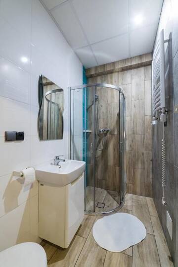 Фото номера Трехместный номер с собственной ванной комнатой Хостелы Hostel Filip 2 г. Гданьск 13