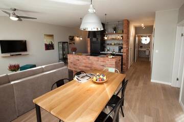Фото номера Апартаменты Brick Loft с 3 спальнями и 2 ванными комнатами Апартаменты Stay Win Riverfront Lofts г. Гданьск 21