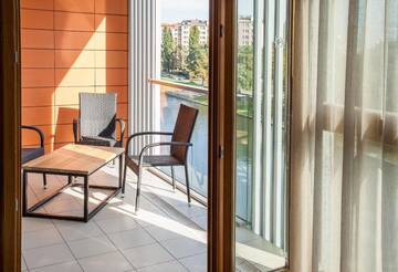 Фото номера Апартаменты Brick Loft с 3 спальнями и 2 ванными комнатами Апартаменты Stay Win Riverfront Lofts г. Гданьск 23