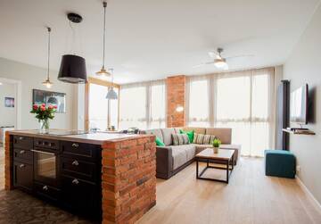 Фото номера Апартаменты Brick Loft с 3 спальнями и 2 ванными комнатами Апартаменты Stay Win Riverfront Lofts г. Гданьск 5