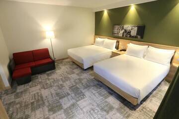 Фото номера Семейный номер с 2 кроватями размера «queen-size» и видом на город Отель Hampton By Hilton Gdansk Old Town г. Гданьск 7