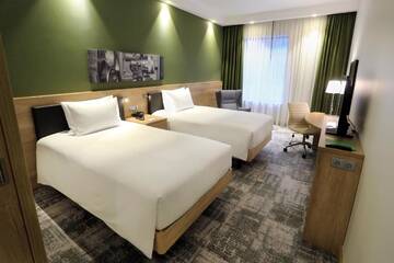 Фото номера Двухместный номер с 2 отдельными кроватями Отель Hampton By Hilton Gdansk Old Town г. Гданьск 3