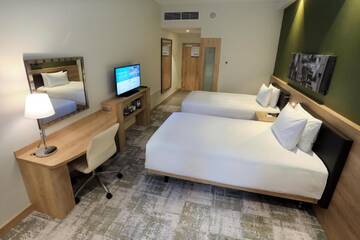 Фото номера Двухместный номер с 2 отдельными кроватями Отель Hampton By Hilton Gdansk Old Town г. Гданьск 4