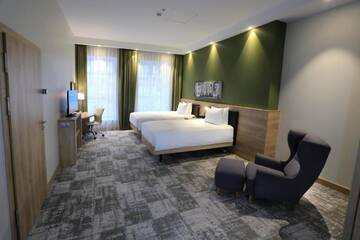 Фото номера Двухместный номер с 2 отдельными кроватями и окном Отель Hampton By Hilton Gdansk Old Town г. Гданьск 4