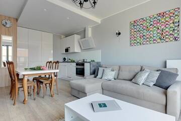 Фото номера Deluxe One-Bedroom Apartment with Balcony and River View 6/31 Апартаменты Old Town - River Point by Welcome Apartment г. Гданьск 8