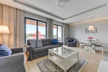 Фото номера Улучшенные апартаменты Апартаменты Blue Mandarin Riverside г. Гданьск 3