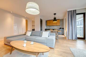 Фото номера One-Bedroom Apartment with River View and Balcony (4 Adults) Апартаменты Dom &amp; House - Apartments Old Town Szafarnia г. Гданьск 13