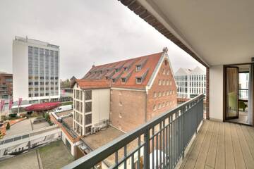 Фото номера One-Bedroom Apartment with River View and Balcony (4 Adults) Апартаменты Dom &amp; House - Apartments Old Town Szafarnia г. Гданьск 3