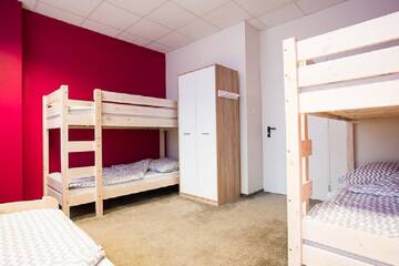 Фото номера Пятиместный номер с общей ванной комнатой Хостелы Moon Hostel г. Гданьск 3