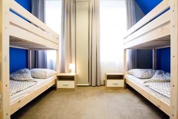 Фото номера Четырехместный номер с общей ванной комнатой Хостелы Moon Hostel г. Гданьск 4