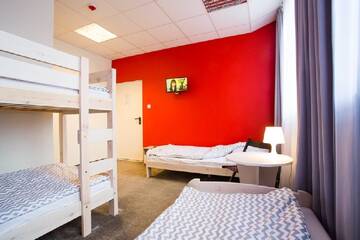 Фото номера Четырехместный номер с общей ванной комнатой Хостелы Moon Hostel г. Гданьск 5