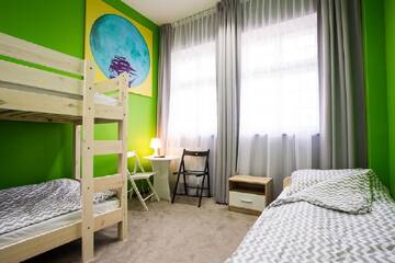 Фото номера Трехместный номер с собственной ванной комнатой Хостелы Moon Hostel г. Гданьск 2