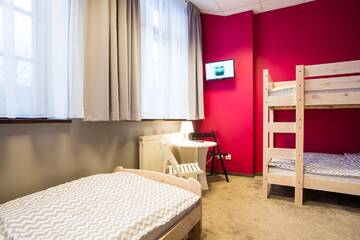 Фото номера Трехместный номер с общей ванной комнатой Хостелы Moon Hostel г. Гданьск 4