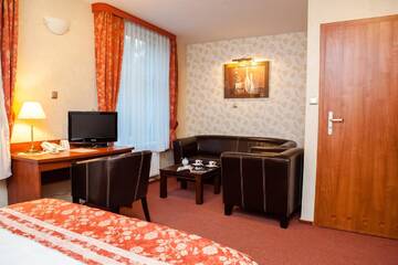 Фото номера Улучшенный двухместный номер с 1 кроватью Отель Hotel Logos г. Гданьск 3