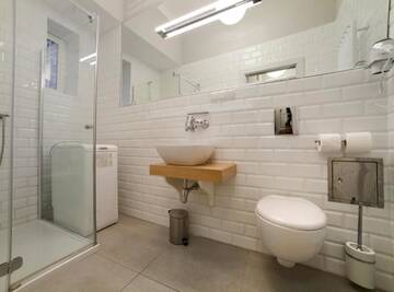 Фото номера Улучшенные апартаменты с 2 спальнями - Chlebnicka Street, 21/2 Апартаменты Patio Apartments - Old Town г. Гданьск 4