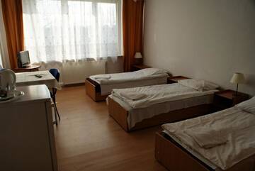 Фото номера Трехместный номер Хостелы SCSK Brzeźno г. Гданьск 2
