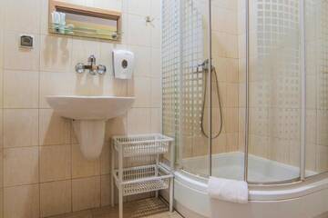 Фото номера Трехместный номер Хостелы Gdański Dom Turystyczny Hostel г. Гданьск 5