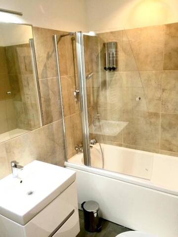 Фото номера Апартаменты с балконом Апартаменты Holidays and City Break in Gdańsk г. Гданьск 20