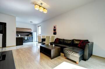 Фото номера Classic Apartment with Living Room and Balcony (4 Adults) Апартаменты Dom &amp; House - Apartamenty Nadmorski Dwór г. Гданьск 5