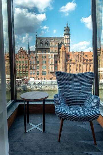 Фото номера Улучшенный номер с эркером и видом на реку Отель Radisson Hotel &amp; Suites, Gdansk г. Гданьск 3