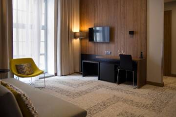 Фото номера Люкс с террасой Отель IBB Hotel Długi Targ г. Гданьск 6
