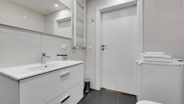 Фото номера Апартаменты с 2 спальнями и балконом (6 взрослых) Апартаменты Dom &amp; House - Apartments Nowa Motława г. Гданьск 8