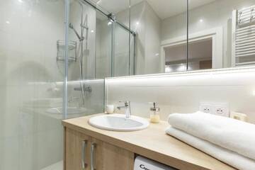 Фото номера Апартаменты с 2 спальнями Апартаменты Baltic Apartments Seaside Towers г. Гданьск 11